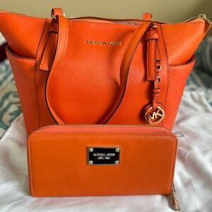 Michael Kors Marilyn Orange Tote and Wallet Set gently used w/dust bag